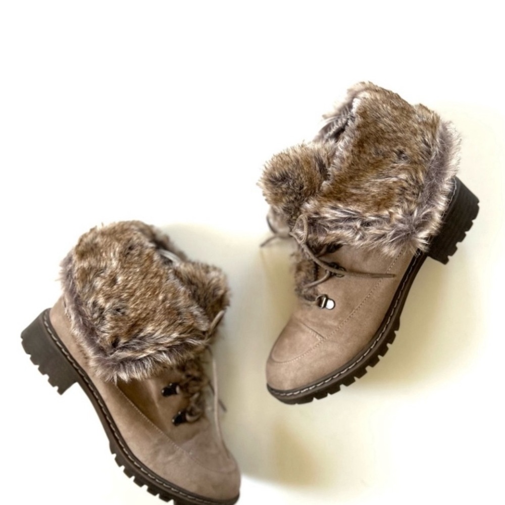 Bass beige faux fur lined boots - size 5.5 - Picture 1 of 14